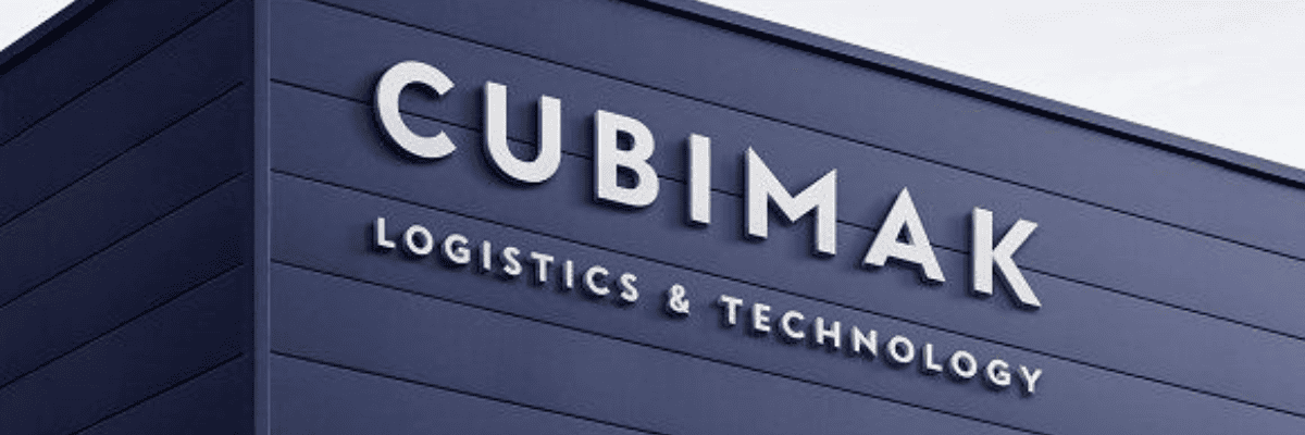 custom signage Dubai